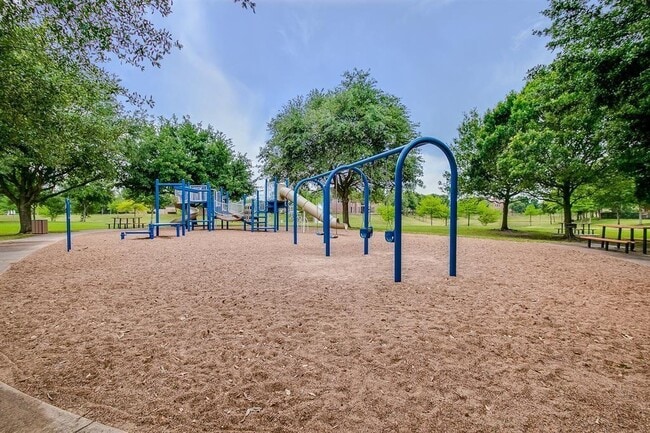 Building Photo - Quail Creek Drive, Pearland, TX 77584 - 4 ...