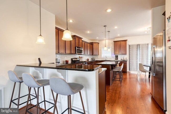 Building Photo - 513 Bluffton Dr