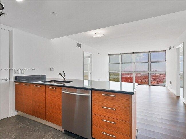 Building Photo - 50 Biscayne Blvd