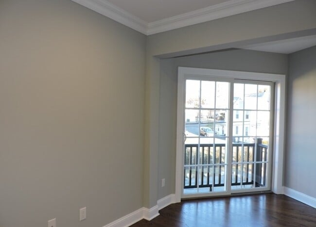 Nook with balcony - 9 Main Rd