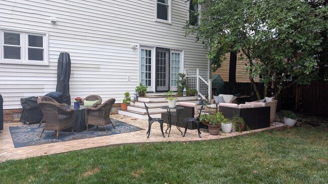 Building Photo - Kempsville, Brigadoon Pines 5 BR 2.5 BA 2700 sq ft, 2 car garage