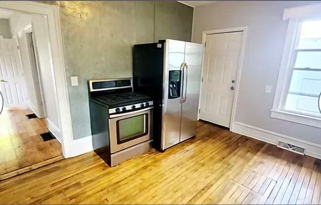 Building Photo - 850 Fulton St W
