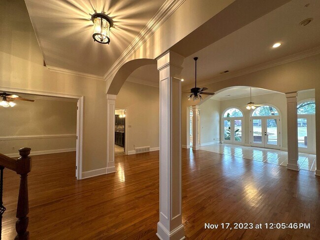 Building Photo - Collierville Home NOW Available on the Gol...