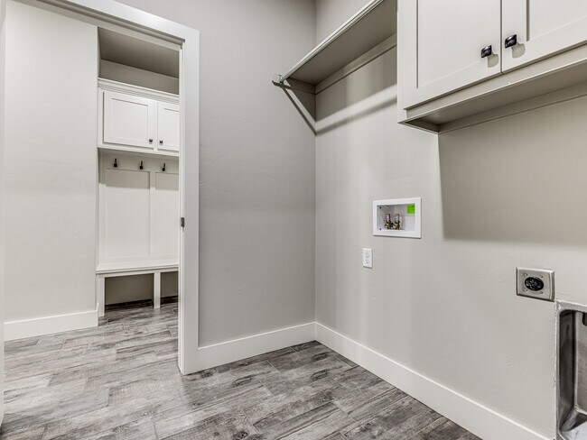 Building Photo - 14517 Chambord Dr