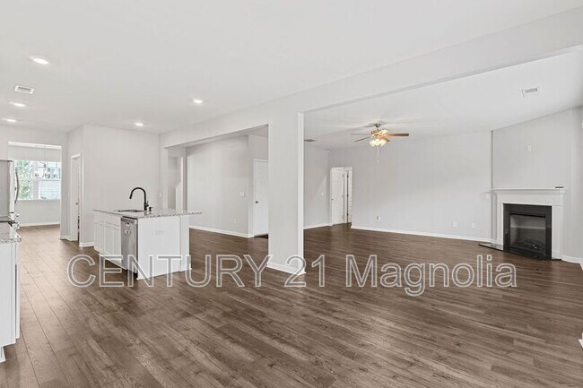 Building Photo - 552 Post Oak Ln