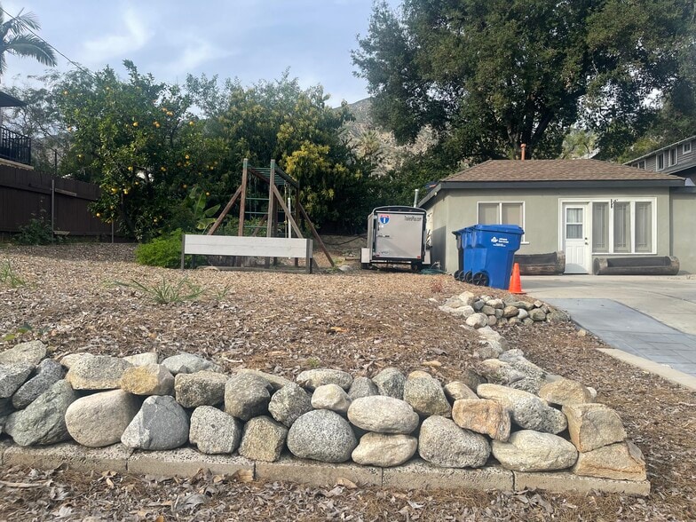 Back Yard - 147 N Baldwin Ave