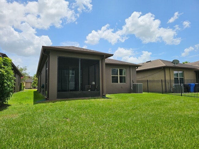 Building Photo - Beautiful 3-Bedroom + Flex Space in gated ...
