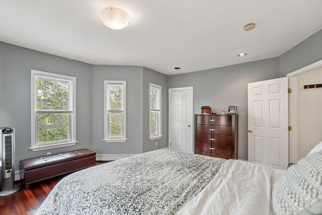 Building Photo - 31 Regent St