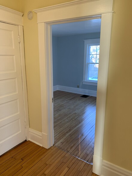 Building Photo - 628 37th St