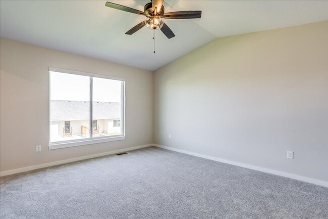 Building Photo - Pineway Tracy Plan