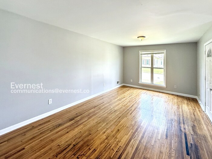 Building Photo - 8047 2nd Ave S