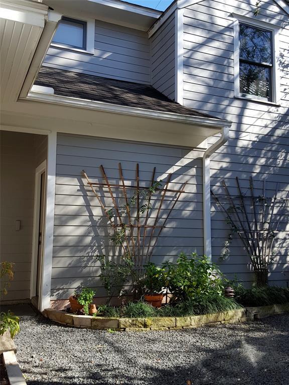 Building Photo - 1018 Highland St