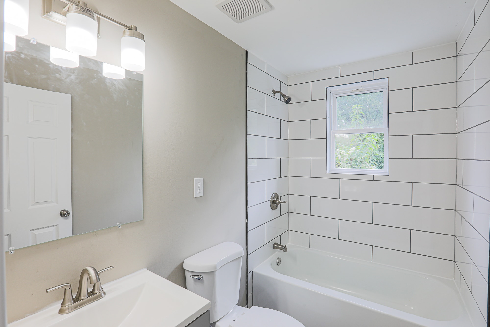 Bathroom - 2841 Round Rd