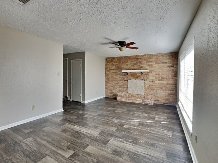 Building Photo - 23403 Verngate Dr