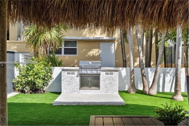 Building Photo - 813 W 39th St