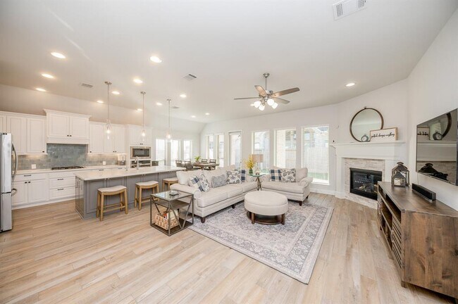 Building Photo - 29831 Blooming Iris Ln