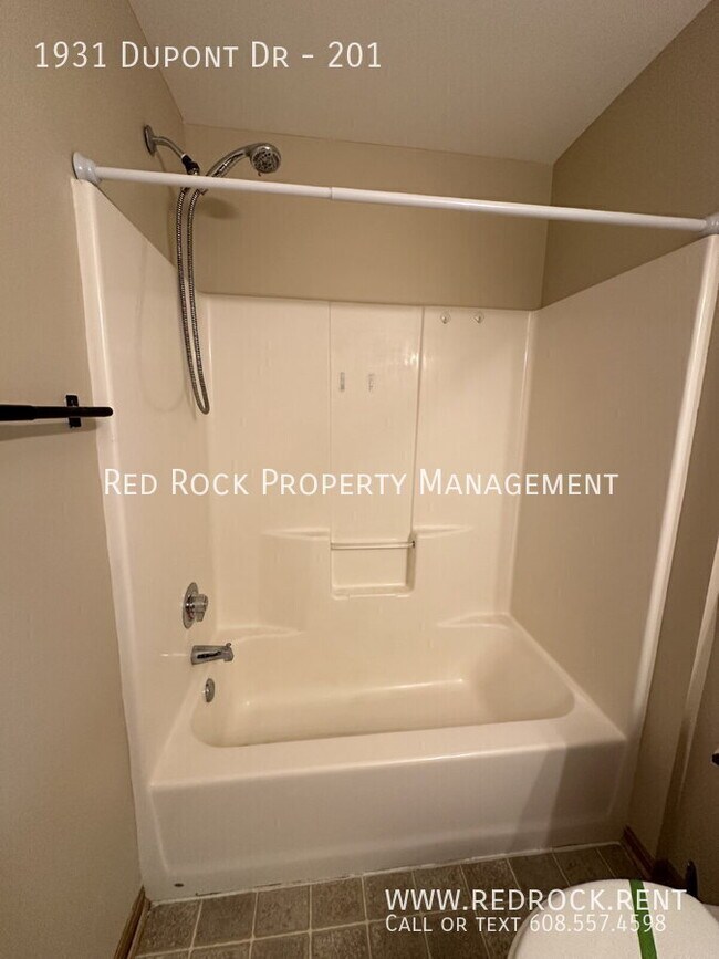 Building Photo - 1931 Dupont Dr