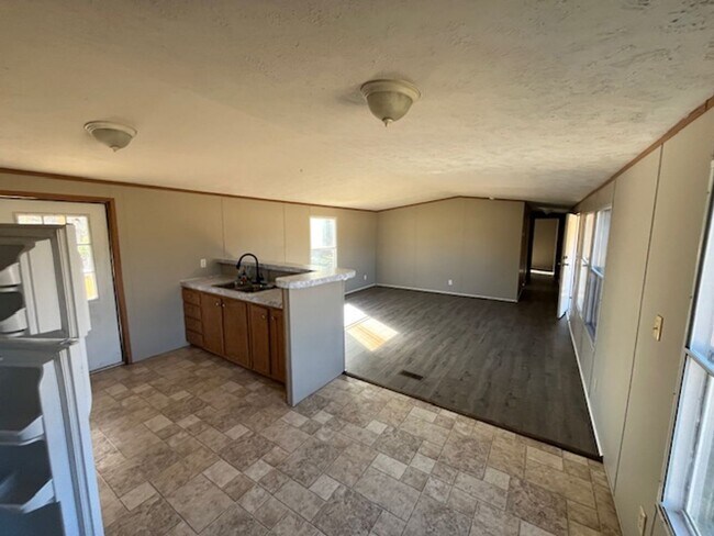 Building Photo - 885 William Vause Ln