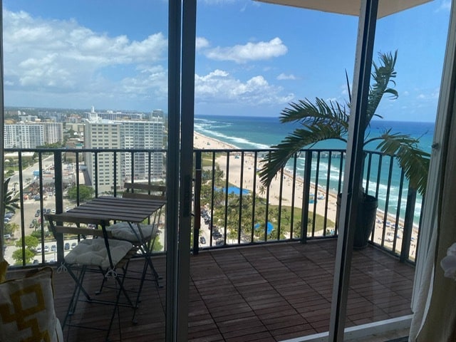 Endless views of ocean - 101 Briny Ave