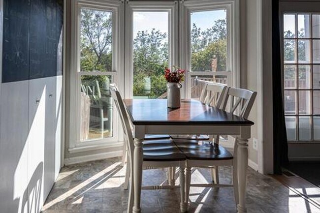 Building Photo - Harpeth Woods Home with Large Fenced in Yard for Rent.