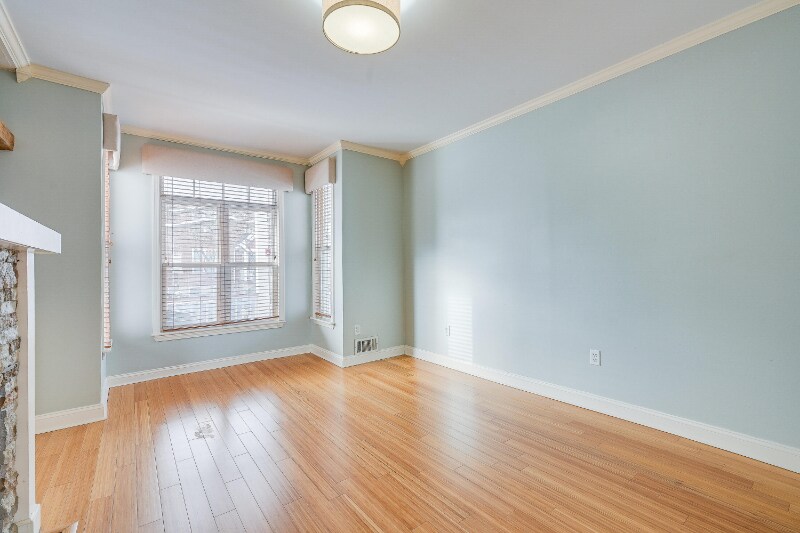 Building Photo - 1090 Michigan Ave