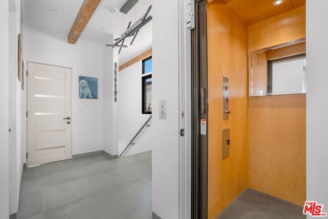 Building Photo - 4108 Highland Ave