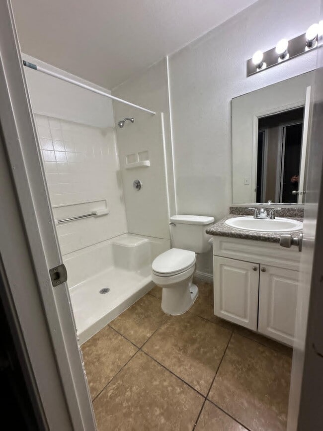 Building Photo - Casa Bonita Apartments