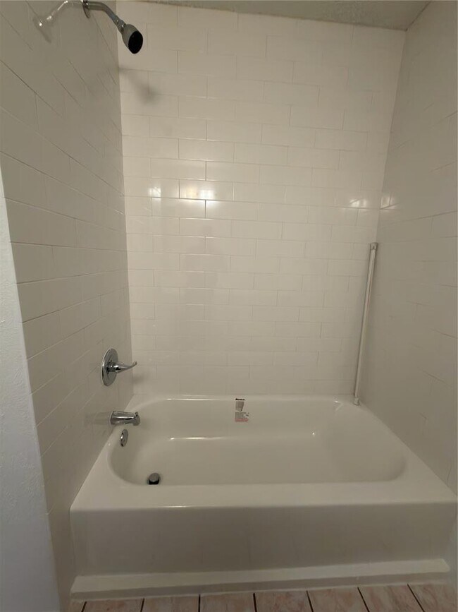 Building Photo - 5601 Porsche Ln