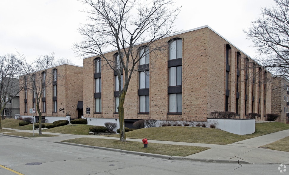 Primary Photo - Candlelite Apartments
