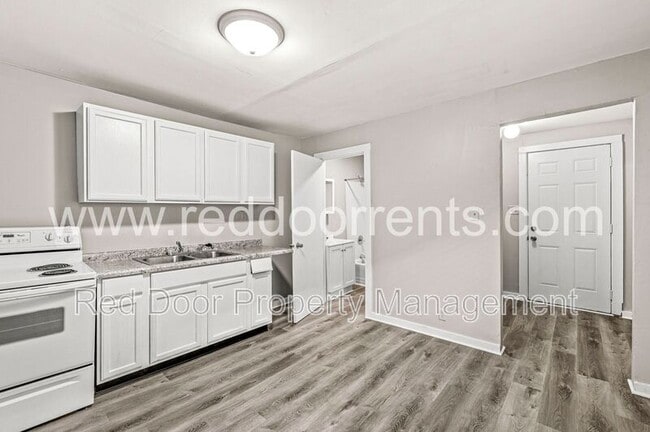 Building Photo - 972 Edgemont Ave