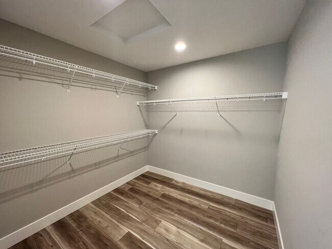 Building Photo - Application Pending - 3 Bedroom House For ...
