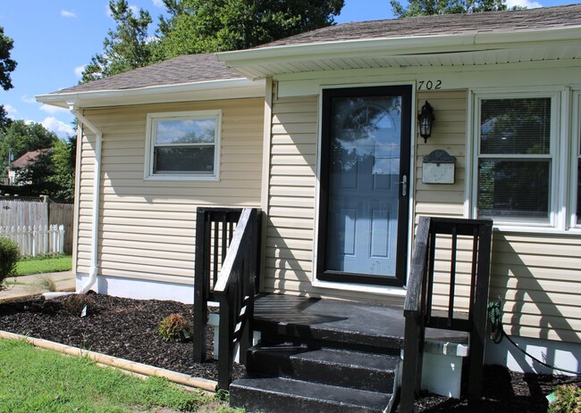 Building Photo - Great Three Bedroom Home