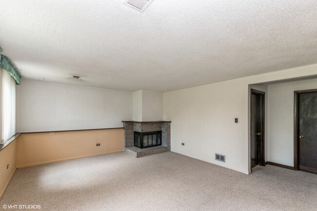 Building Photo - 13633 Cherry Ln