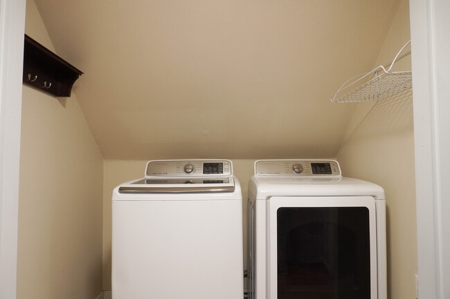 Building Photo - 1004 Baywood Ct