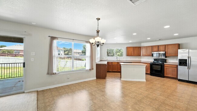 Building Photo - 4527 Summer Fall