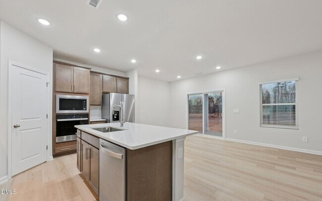 Building Photo - 540 Bridger Dr