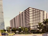 Building Photo - 10185 Collins Ave