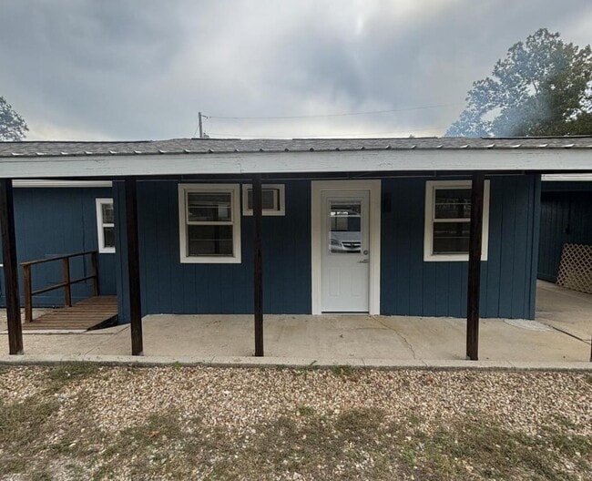 Primary Photo - 1527 Cranfield Rd