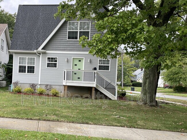 Primary Photo - 2145 N Taylor Rd
