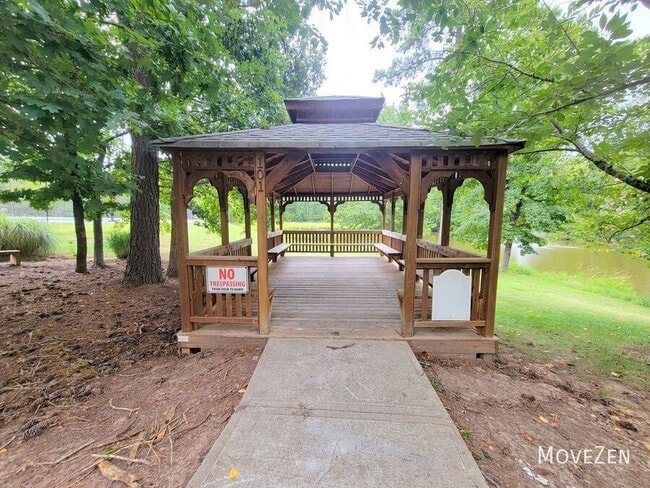 Building Photo - 614 Canyon Lake Cir