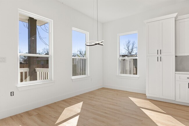 Building Photo - 615 Lettie St