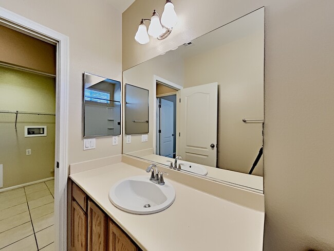 Building Photo - 632 Mauna Kea Pl