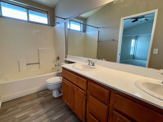 Building Photo - Two Story, 2 Bedroom 2.5 Bath House w/Cent...