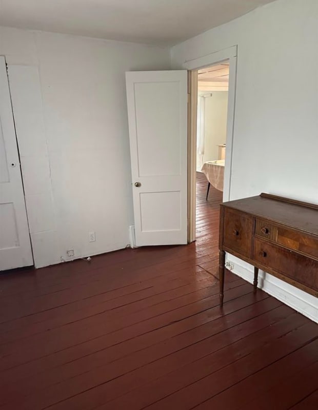 Building Photo - 738 E York Ave