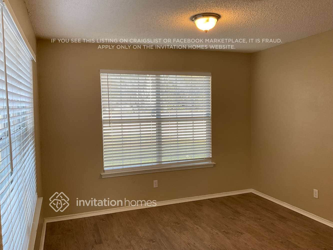 Building Photo - 2207 Bennington Dr