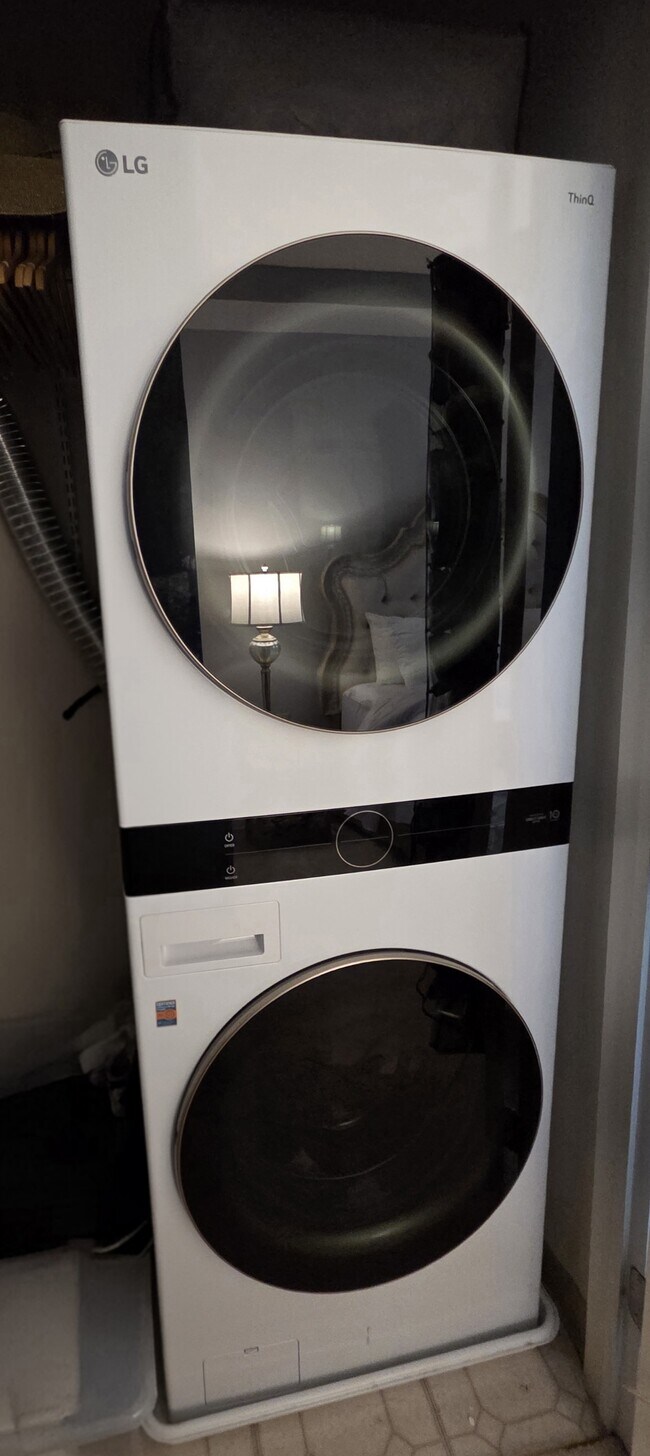 Building Photo - 11770 Sunrise Valley Dr