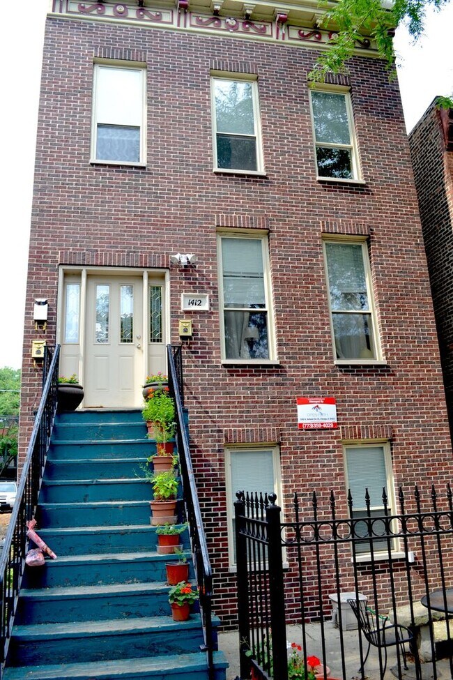Primary Photo - 1412 W Flournoy St