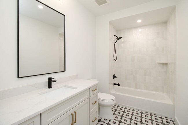 Building Photo - ** BRAND NEW CONSTRUCTION SINGLE FAMILY TW...