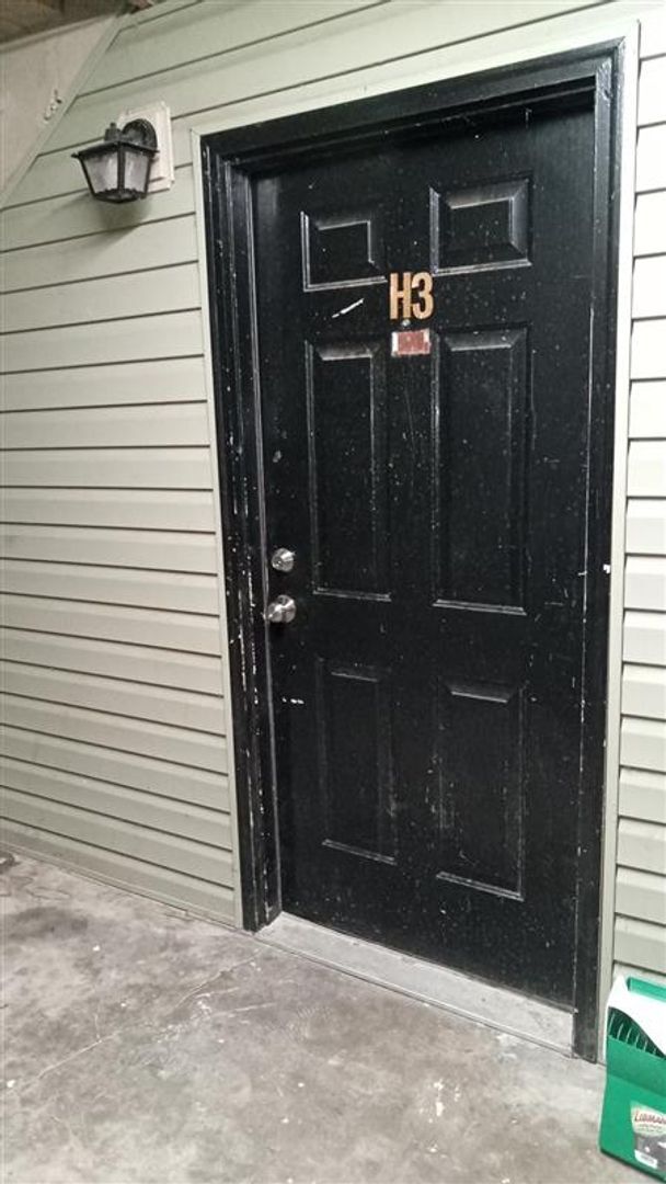 Primary Photo - Modern 2-Bed, 1-Bath Oasis with Central Ai...