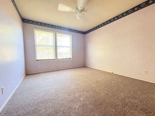 Building Photo - Spacious 4 Bedroom Home in Quiet Galt Neighborhood